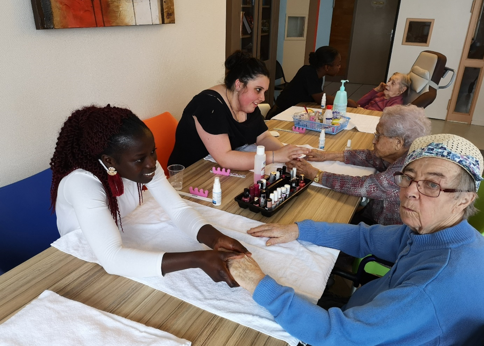 Un après-midi convivial en l’EHPAD pour les Premières ASSP.